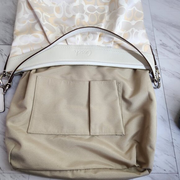 Like New Rare Coach Signature C's White & Cream Shoulder Bag Purse - Picture 15 of 16